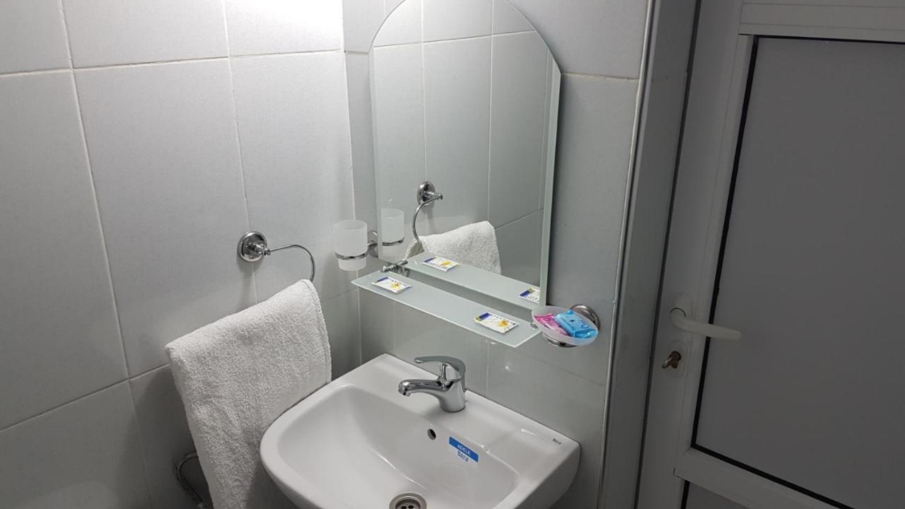 Hotel Nice 06 미델트 외부 사진